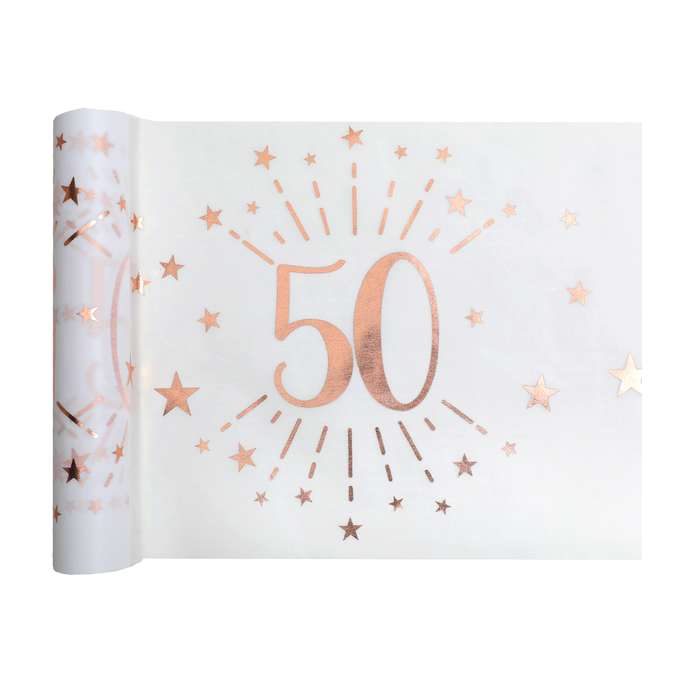 Décoration anniversaire 50ans avec serviette et chemin de table.